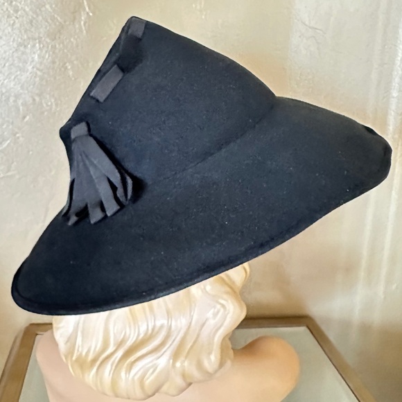 GRACEFUL 1940\'s BLACK FELT WIDE BRIM HAT + GROSGRAIN TRIM + CONICAL SHAPED CROWN main image 4